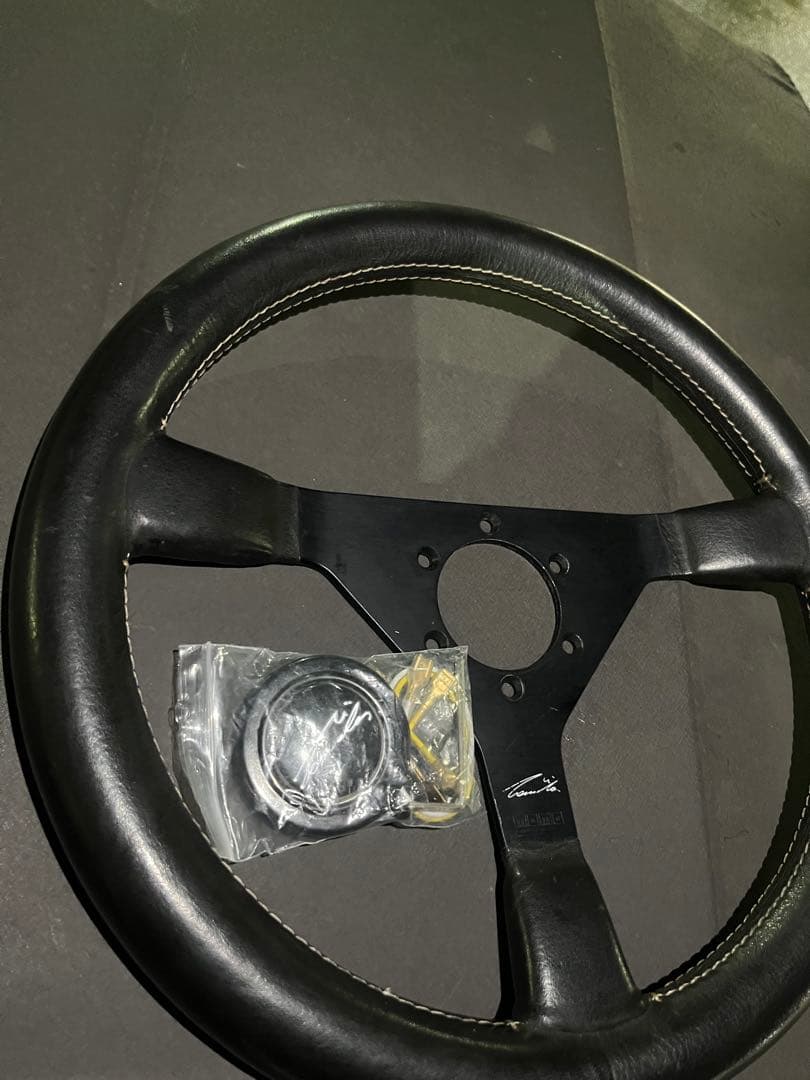 MOMO モモ ニキラウダ ステアリングNiki lauda 370