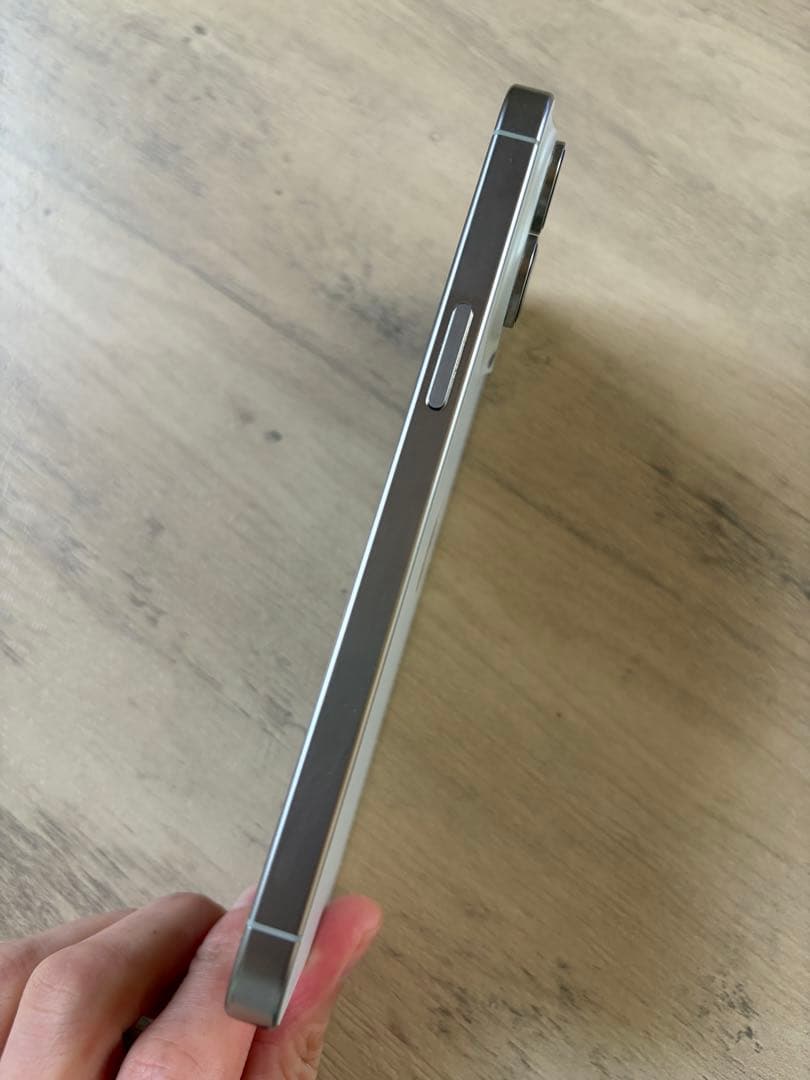 【極美品】iPhone15 ProMax 256GB ホワイト バッテ