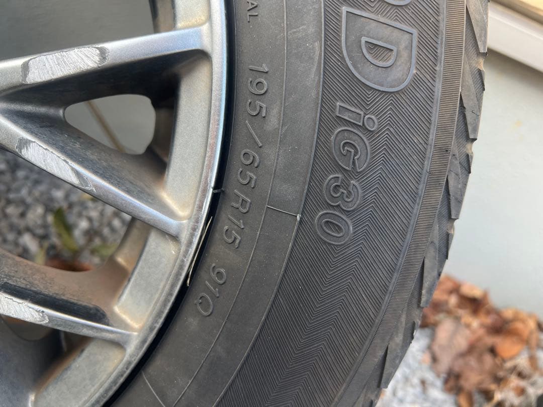 スタッドレス　YOKOHAMA アイスガード 15インチ ホイールセット