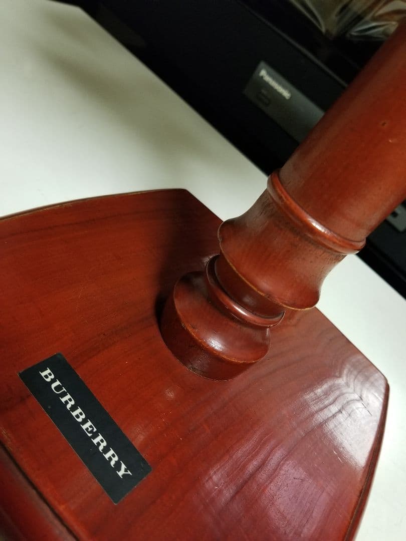 英国　バーバリー　非売品　店舗什器　ウッド　アクセサリー　ディスプレイ　ラック