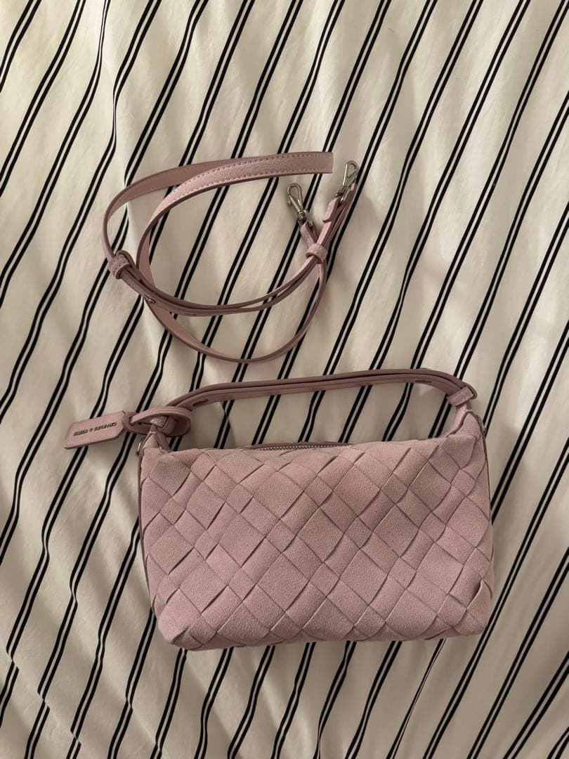【ajote様】CHARLES & KEITH スエードウーブンショルダーバッグ