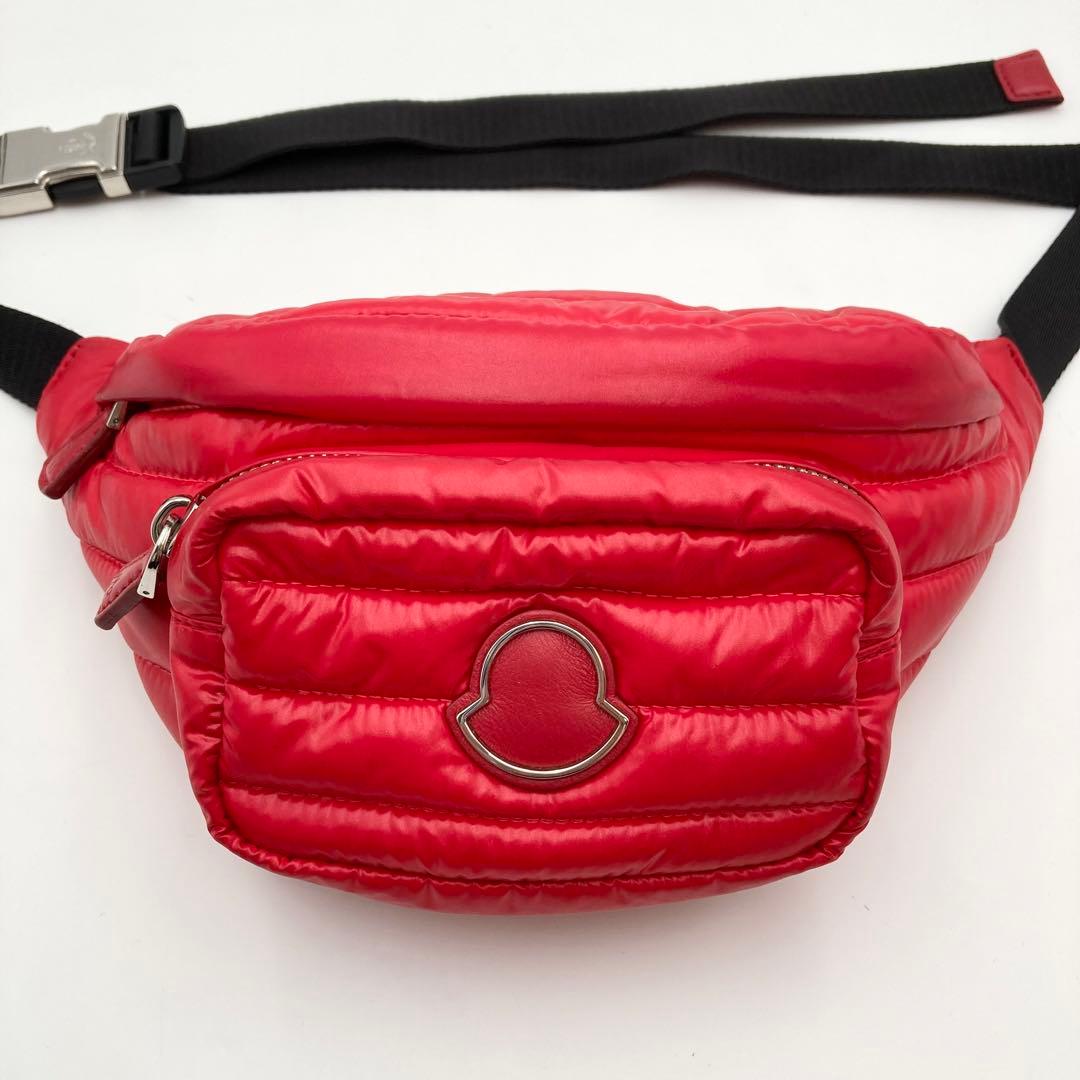 ®️✨ MONCLER ウエストバッグ ダウン 赤 キルティング 男女