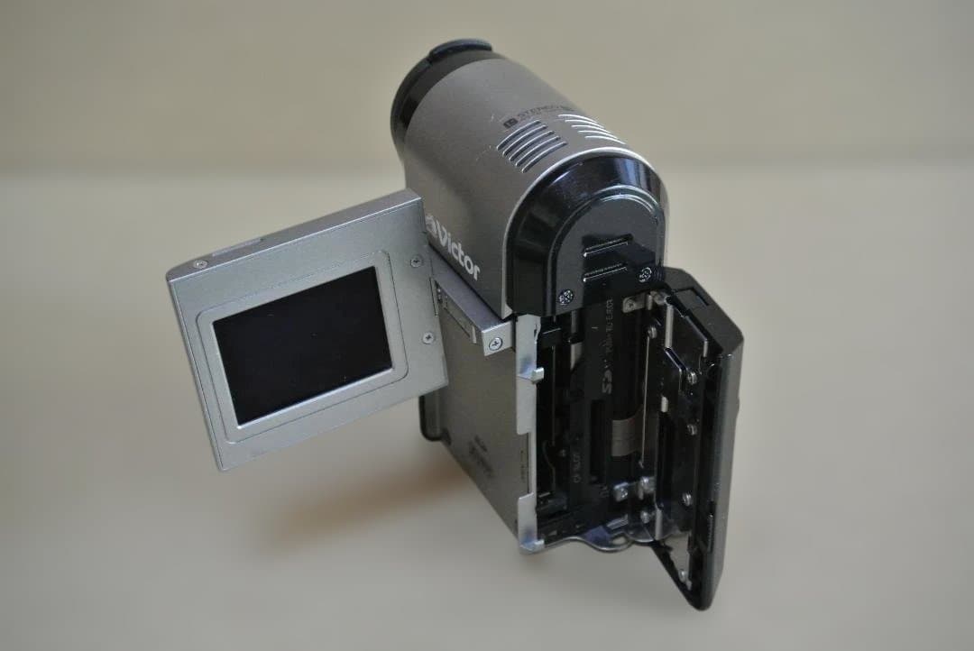 【動作確認済】Victor Everio GZ-MC100 ★CFカード2枚付★