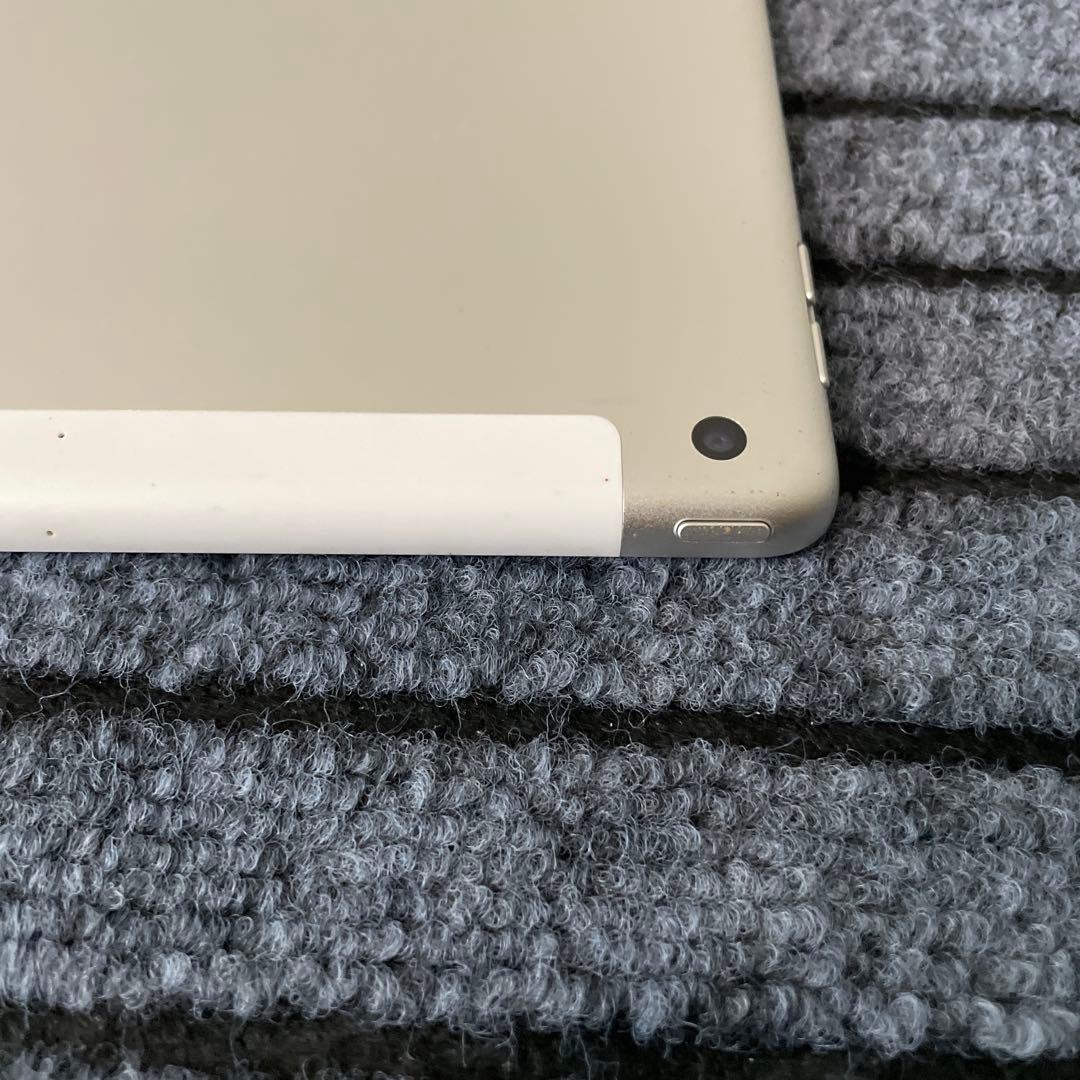 235 iPad 8世代 32GB SIMフリー シルバー