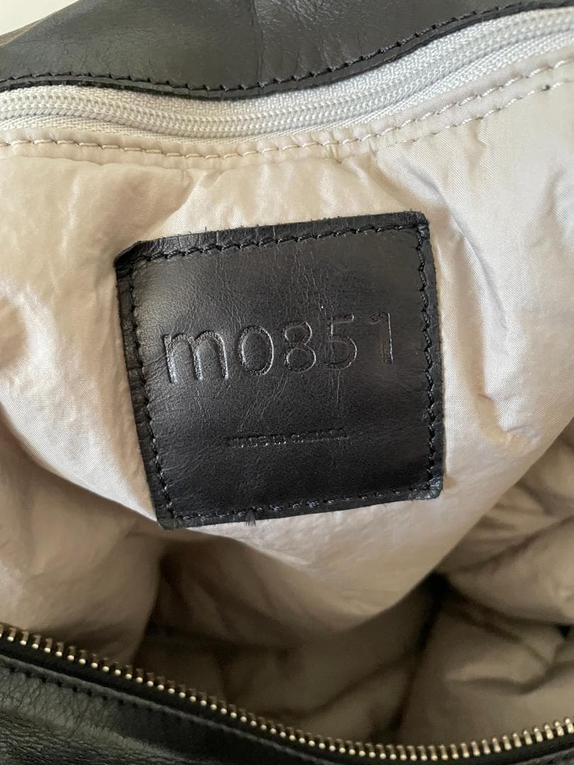 美品 m0851 BP73 本革バックパック 黒 通勤 通学 A4収納