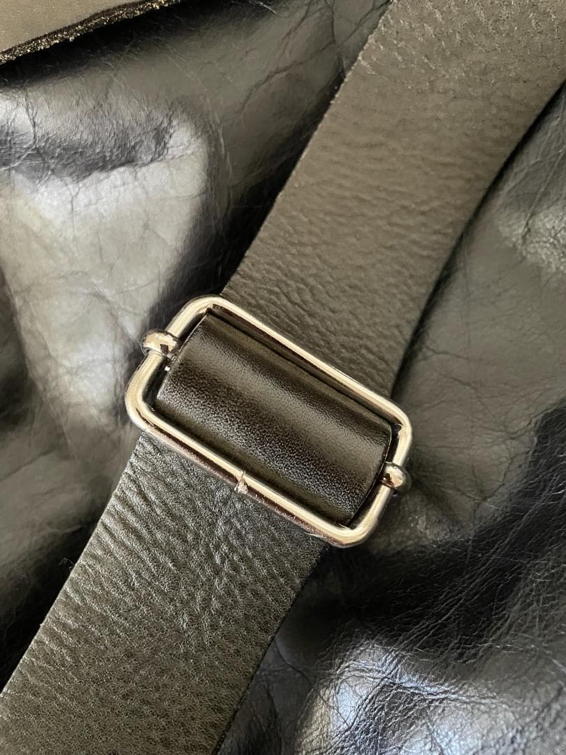 美品 m0851 BP73 本革バックパック 黒 通勤 通学 A4収納