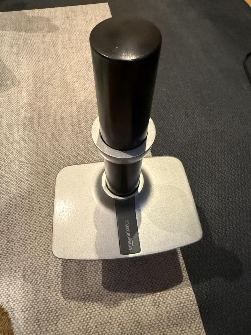 Amazonベーシック モニターアーム ディスプレイタイプ 32インチシルバー