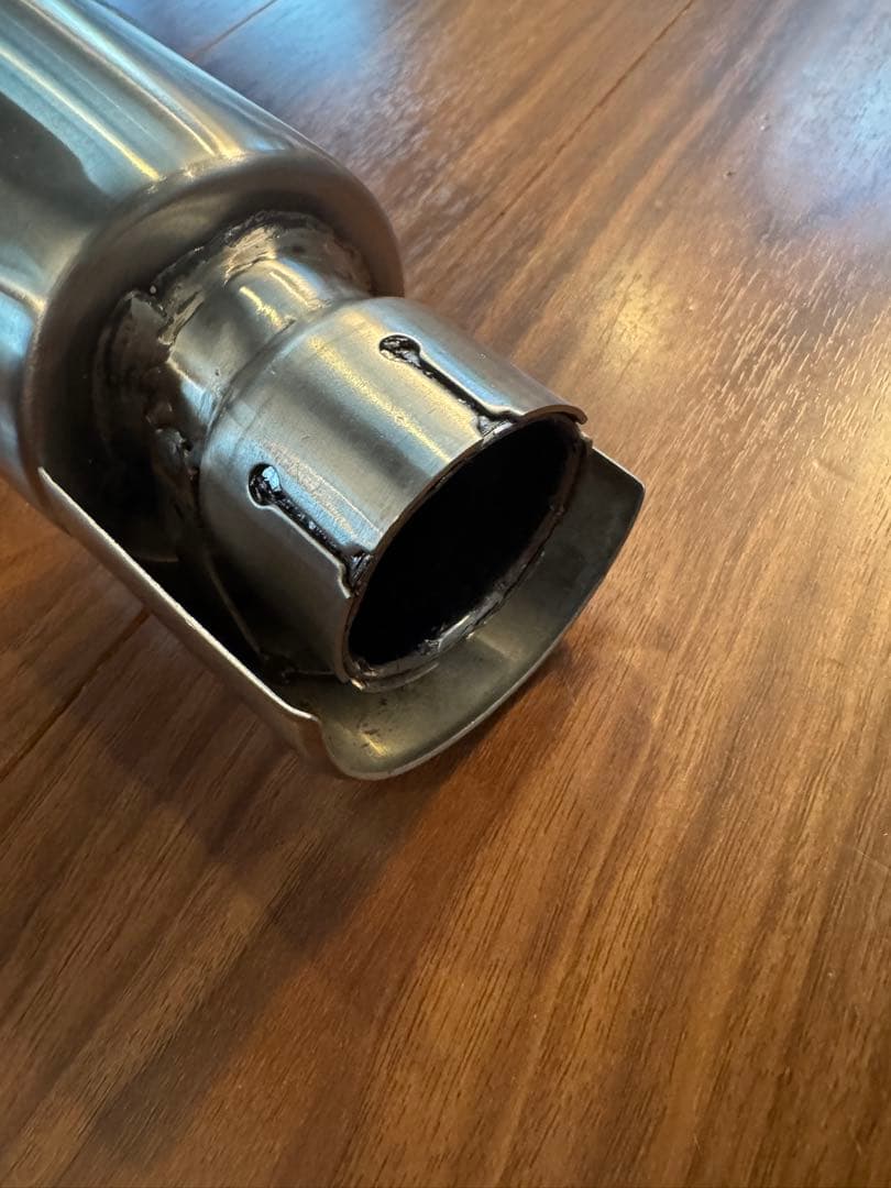 トライアンフ　スラクストン　1200r 純正マフラー　新車外し　デッドストック