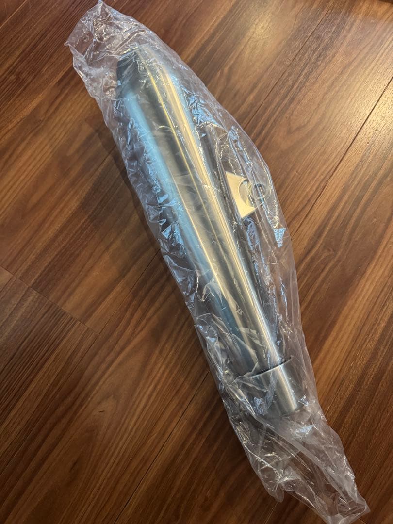 トライアンフ　スラクストン　1200r 純正マフラー　新車外し　デッドストック