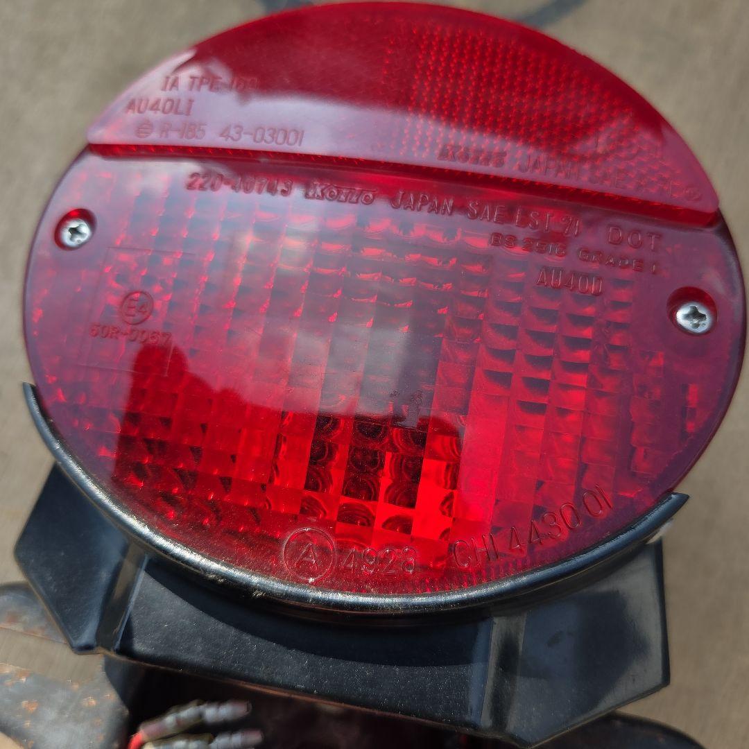 カワサキ、袴テールランプ