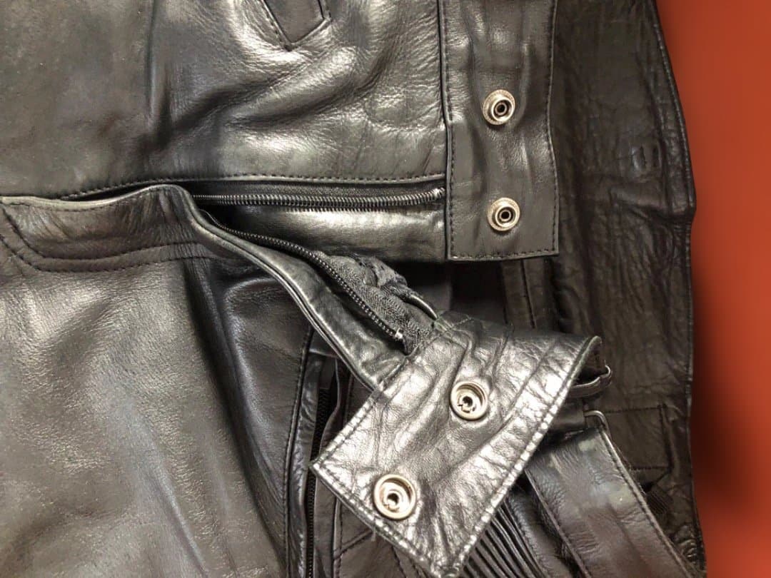 レザーパンツ、デグナー