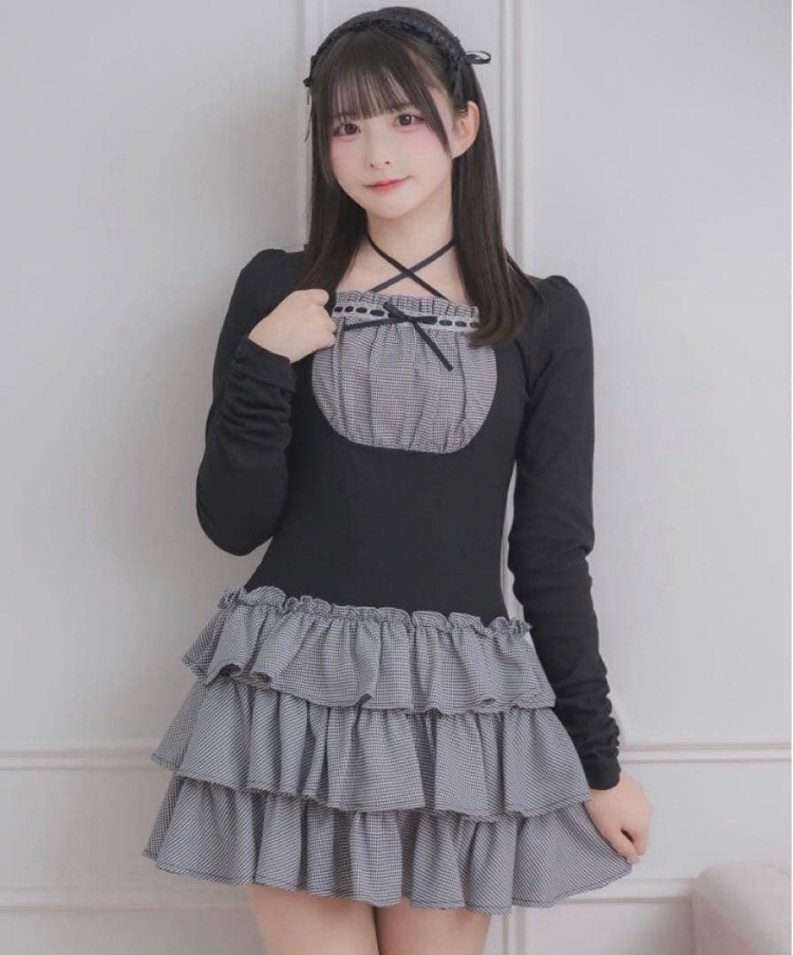 ♡︎pium♡︎୨୧ラウンドフリルティアードリブワンピース ブラック