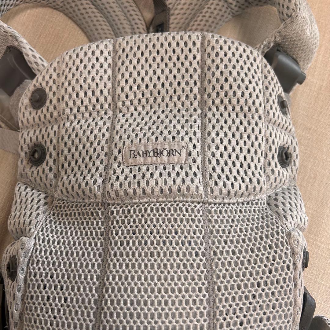 ベビービョルン ハーモニー シルバー　よだれパッド付き