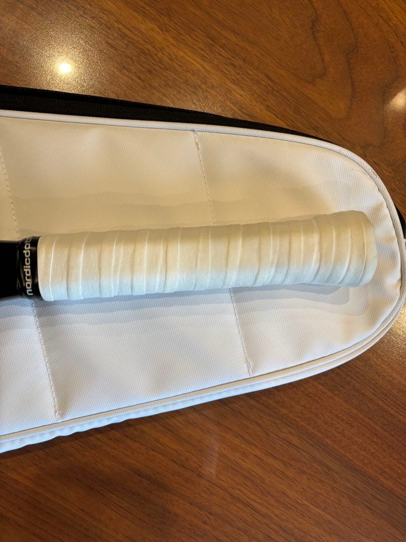 日本未販売❣️nordicdots テニスラケット 黒