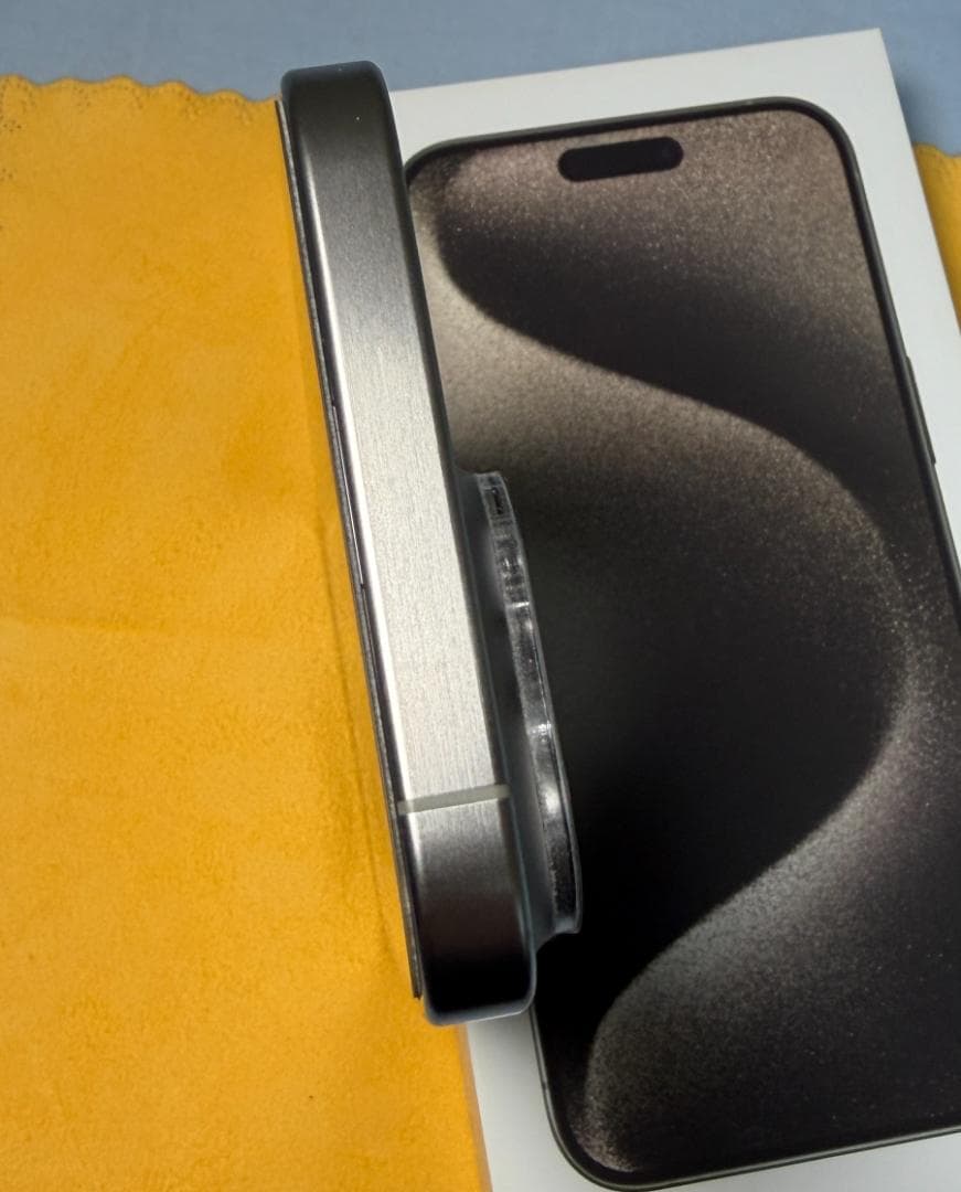 【美品】iPhone15Pro Max512GB＋ケース&保護フィルム