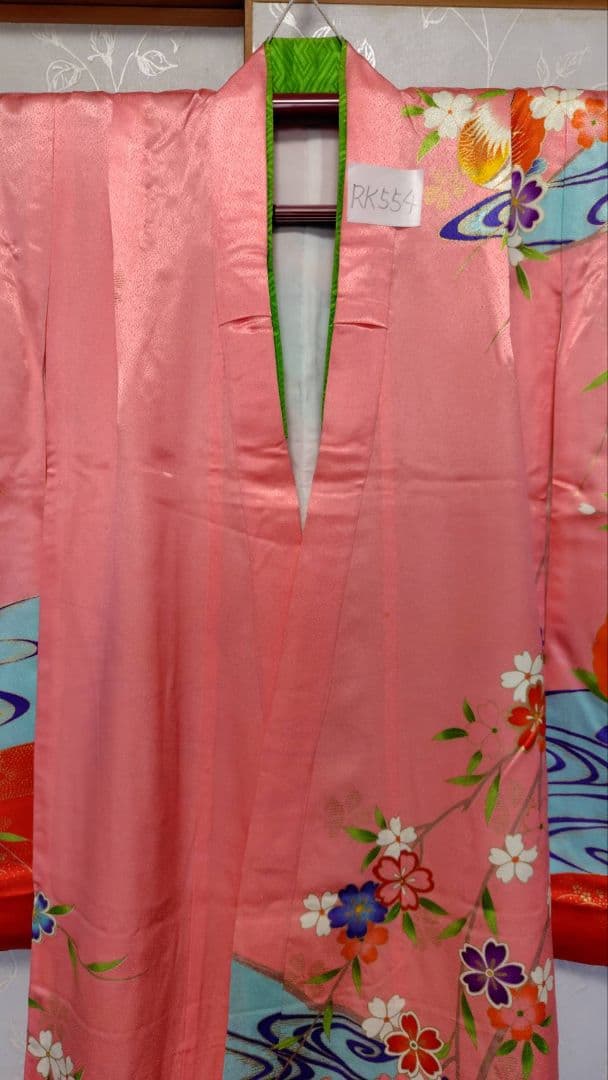 RK554子供着物7歳前後用着丈133センチ裄丈54センチ正絹重ね襟付き