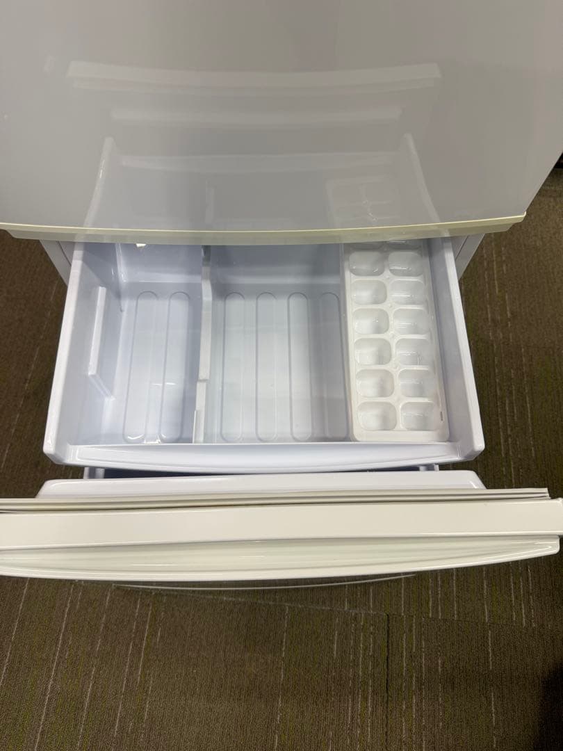 【洗浄消毒作業済】SHARP 137L 冷凍冷蔵庫　SJ-DA14D-W