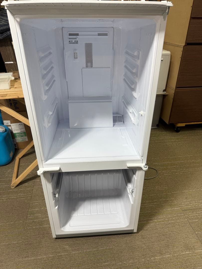 【洗浄消毒作業済】SHARP 137L 冷凍冷蔵庫　SJ-DA14D-W