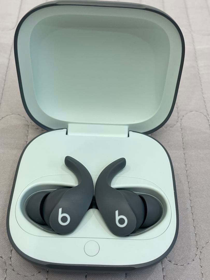 ワイヤレスイヤホン Beats Fit Pro グレー
