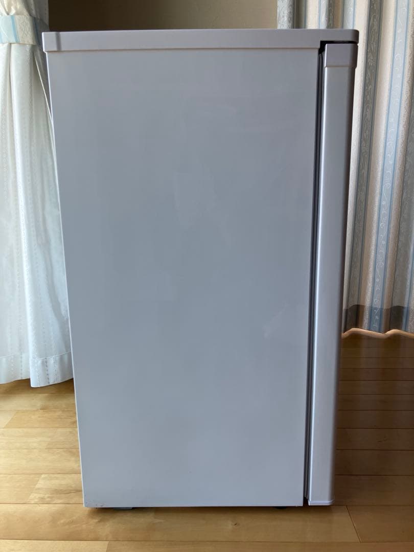 アイリスオーヤマ冷凍庫IUSD-6B-W