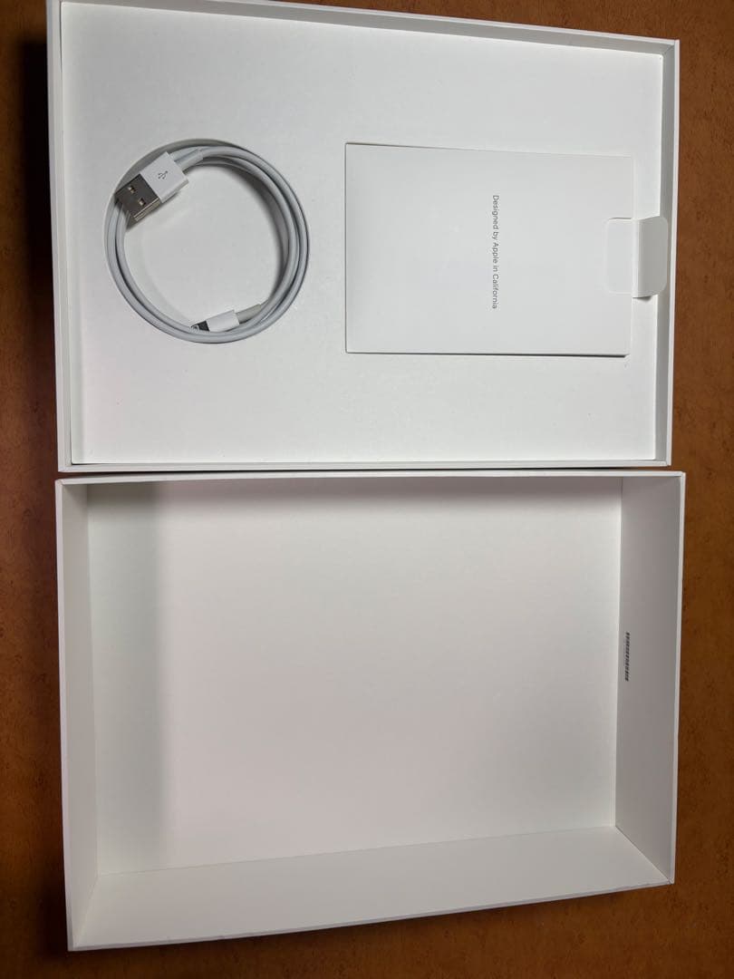 iPad WiFi 32GB シルバー（第6世代）