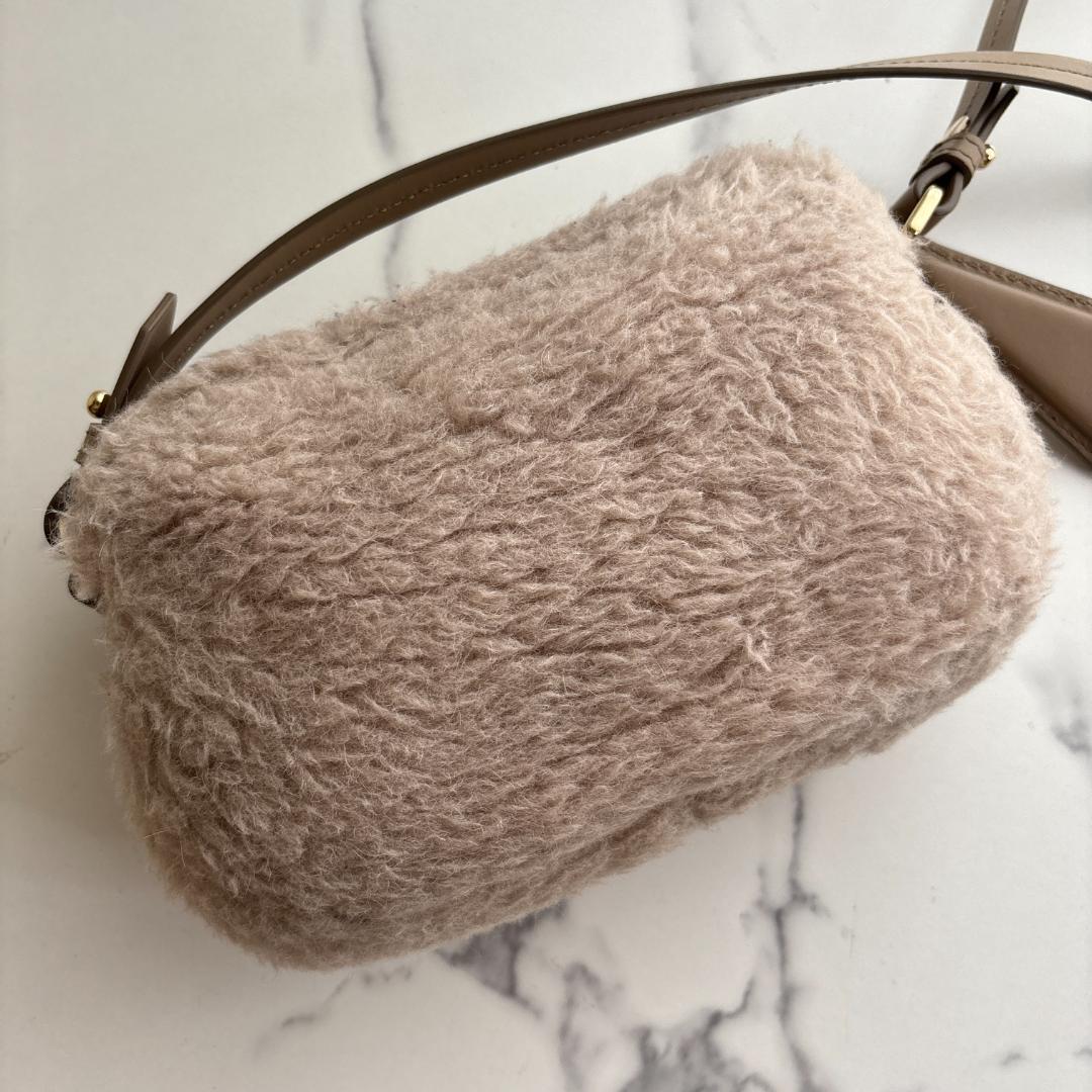 【美品】マックスマーラ テディベア ショルダーバッグ カメラバッグ ベージュ