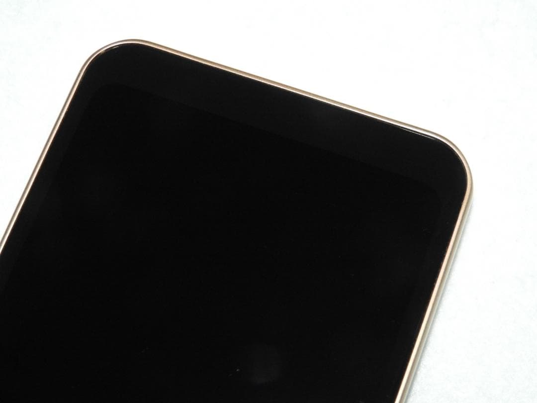 FCNT arrows We FCG01 au ゴールド SIMフリー