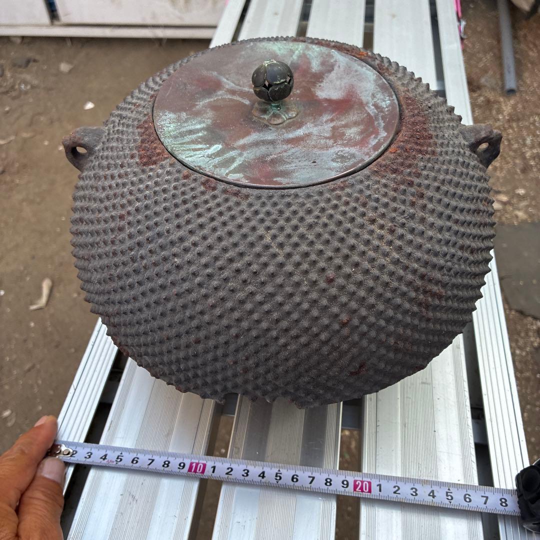 風炉釜 アラレ鉄釜 金属工芸 鐶付 釜鐶 茶道具 炭道具 茶釜 時代物 レトロ