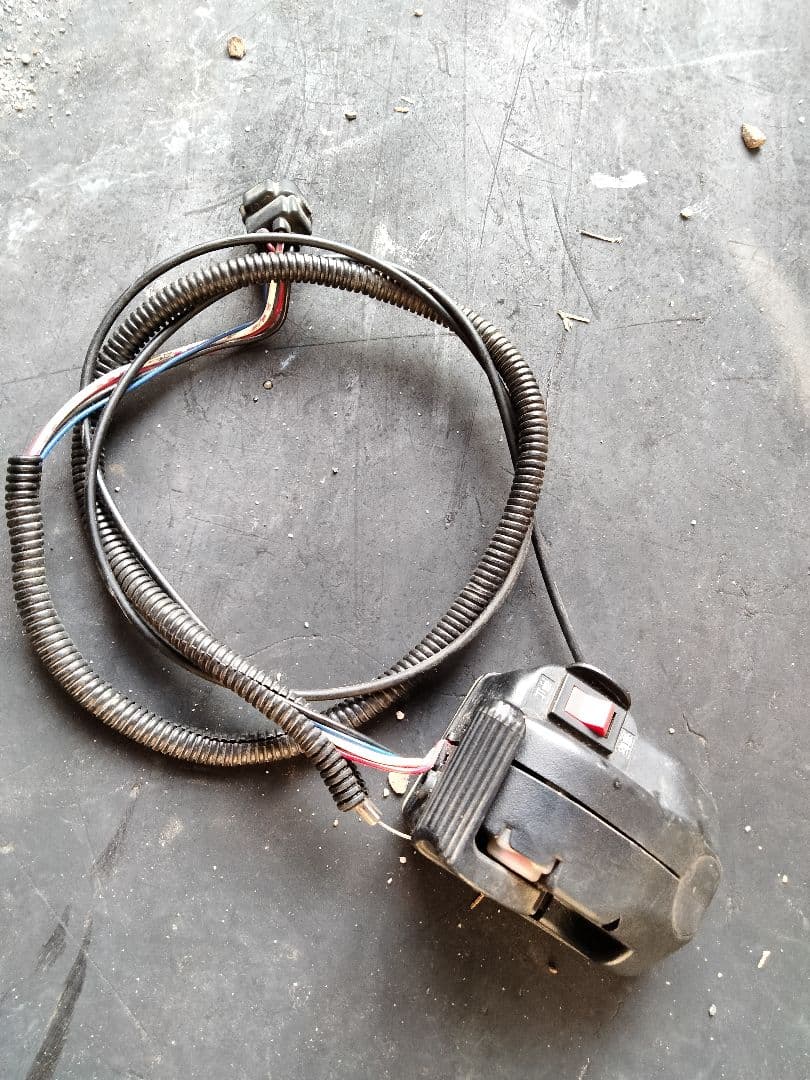 t*k様 草刈機　エンジンのみ　ジャンク