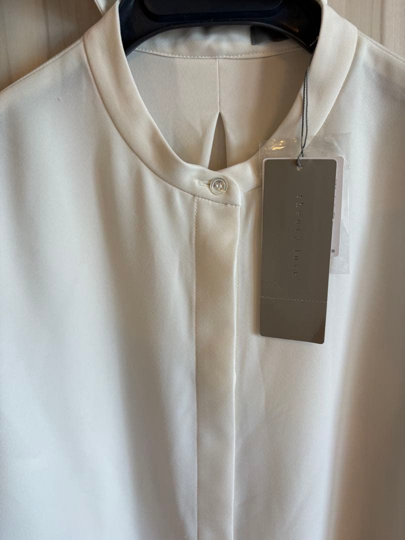 新品　theory luxeセオリーリュクス　アイボリー ボウタイブラウス36