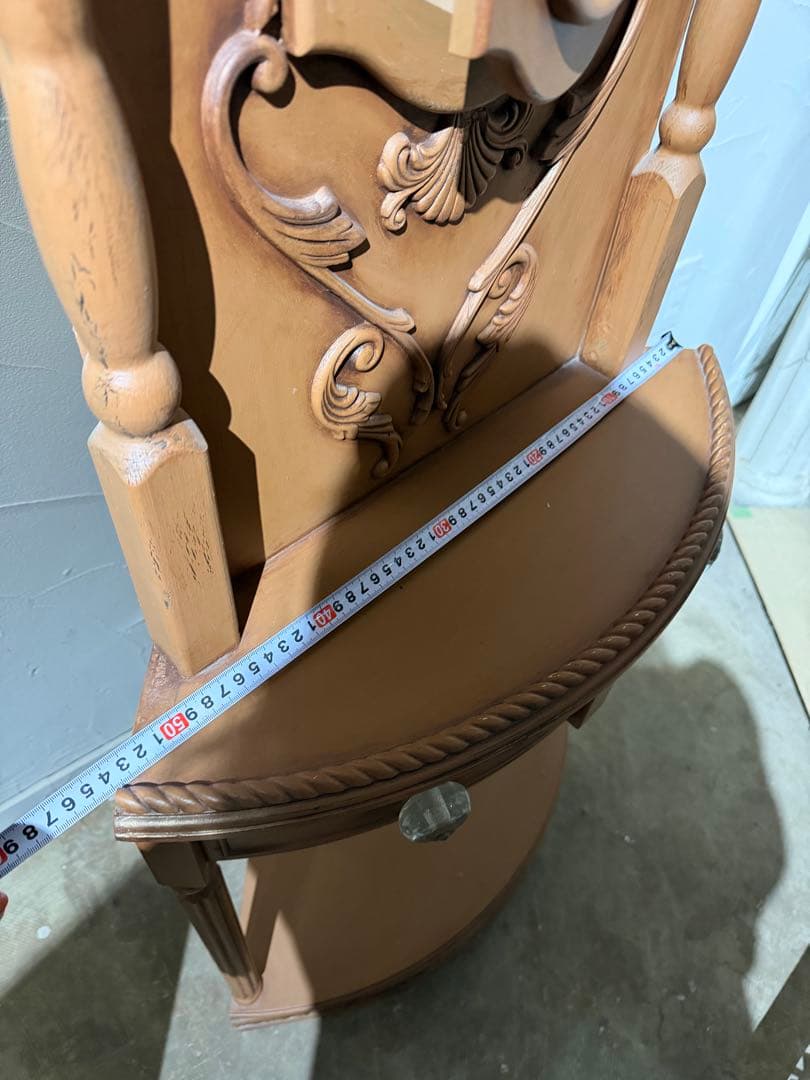 おとぎの国にあるような時計のオブジェ