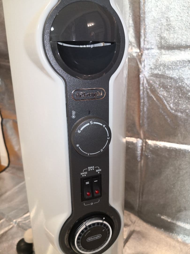 デロンギ　オイルヒーター　HJ0812