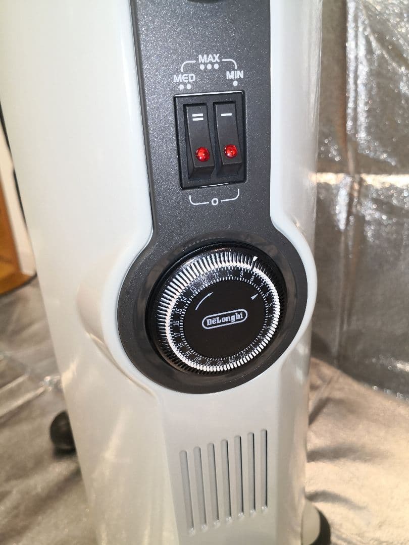 デロンギ　オイルヒーター　HJ0812