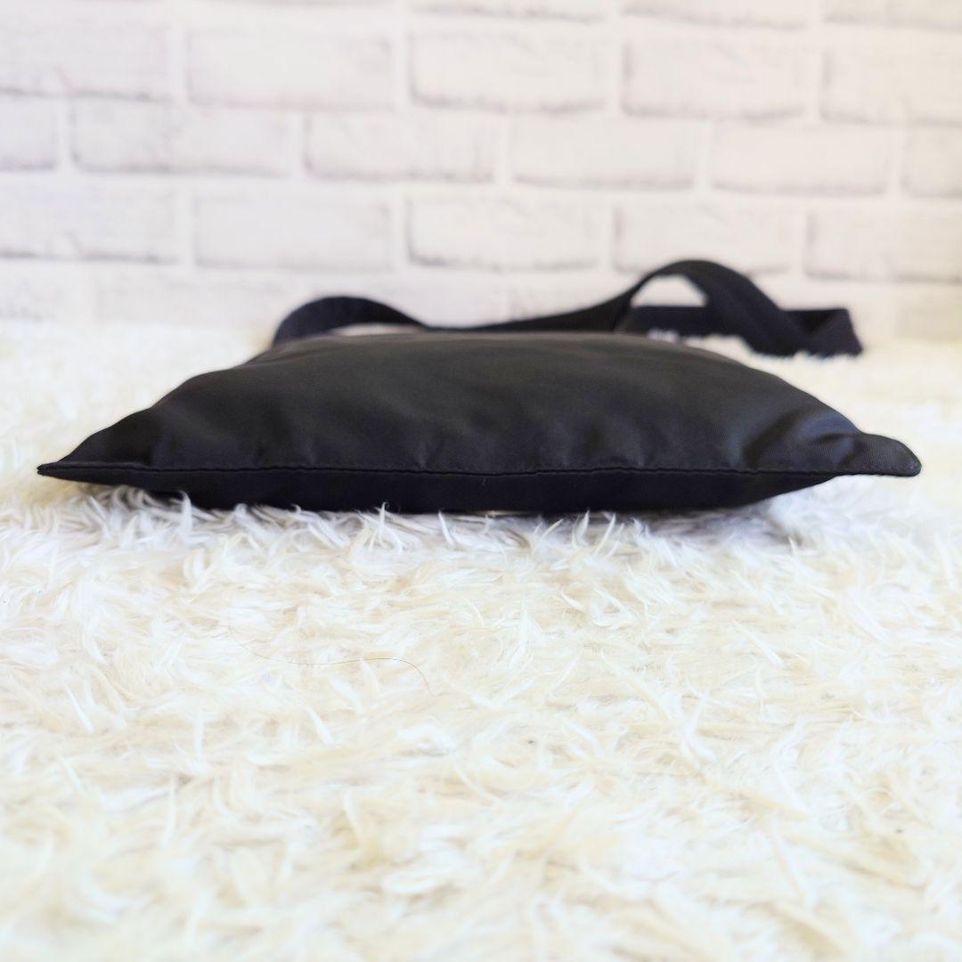 プラダ ショルダーバッグ 斜め掛け 三角ロゴ サコッシュ ブラック クロスボディ