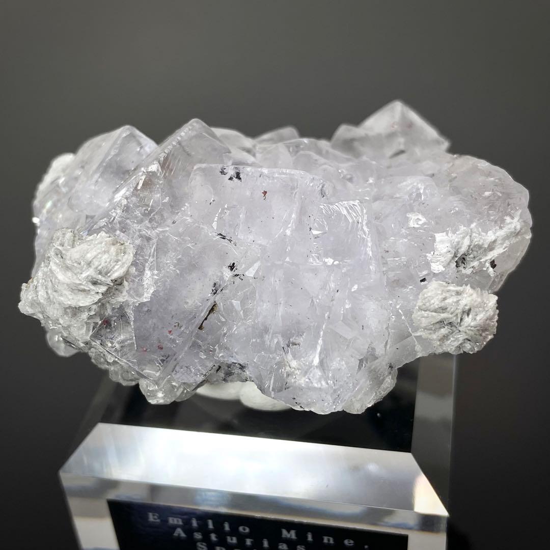 フローライト　辰砂入り　エミリオ鉱山　スペイン　鉱物標本　原石　天然石　ストーン