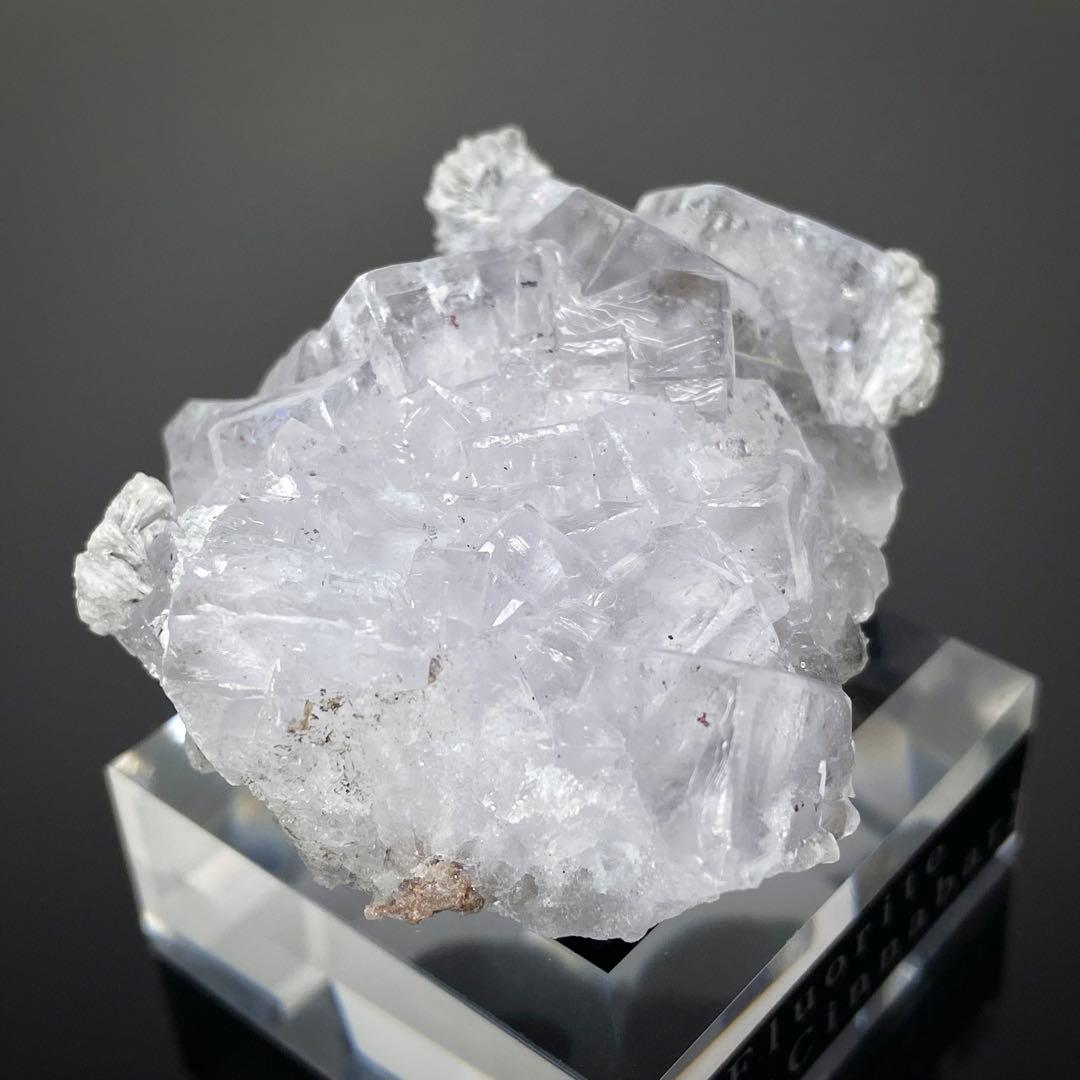 フローライト　辰砂入り　エミリオ鉱山　スペイン　鉱物標本　原石　天然石　ストーン