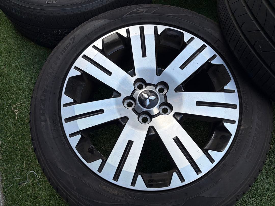 三菱 デリカd5 ホイールセット タイヤ付き