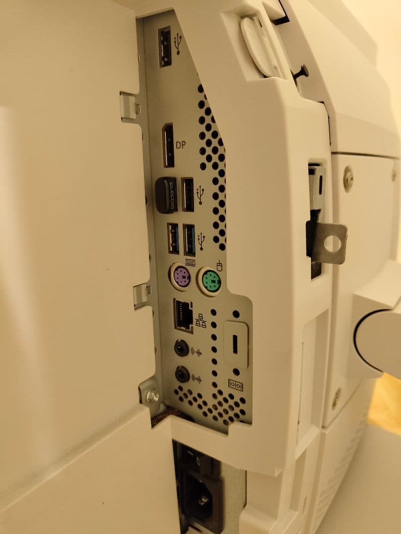 ダ*グ様 富士通　ESPRIMO 　一体型　メモリ8GB Corei3 Wind