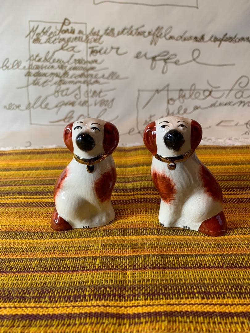 イギリス製　ビンテージのスタッフォードシャードックの可愛いミニの2匹セット！
