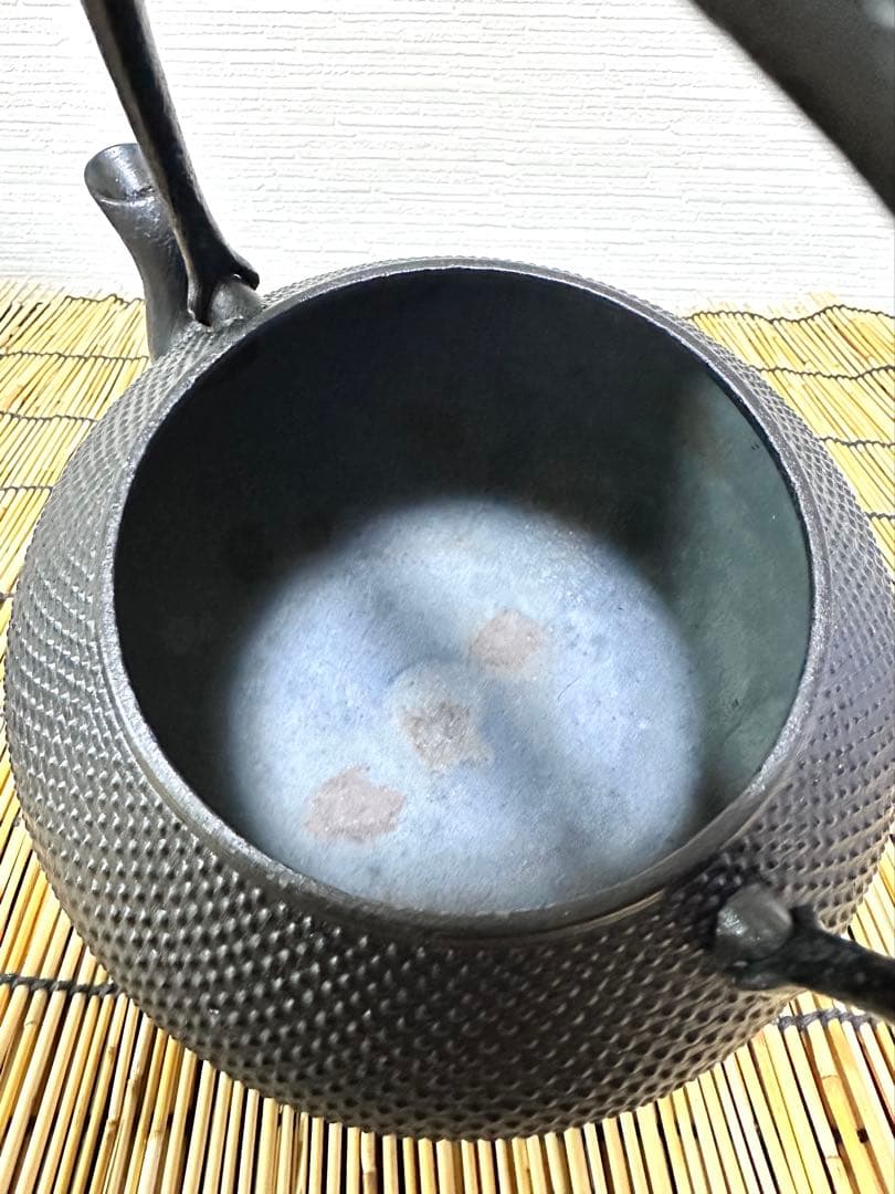 未使用品、供箱、付属品付 南部虎山工房前田知行造　宝珠型　南部鉄瓶　南部鉄器