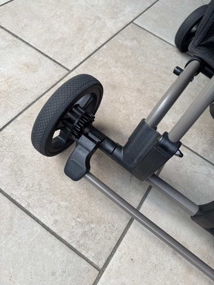 【もーこ】AIRBUGGY WIZ X ペットカート ヴィンテージカーキー