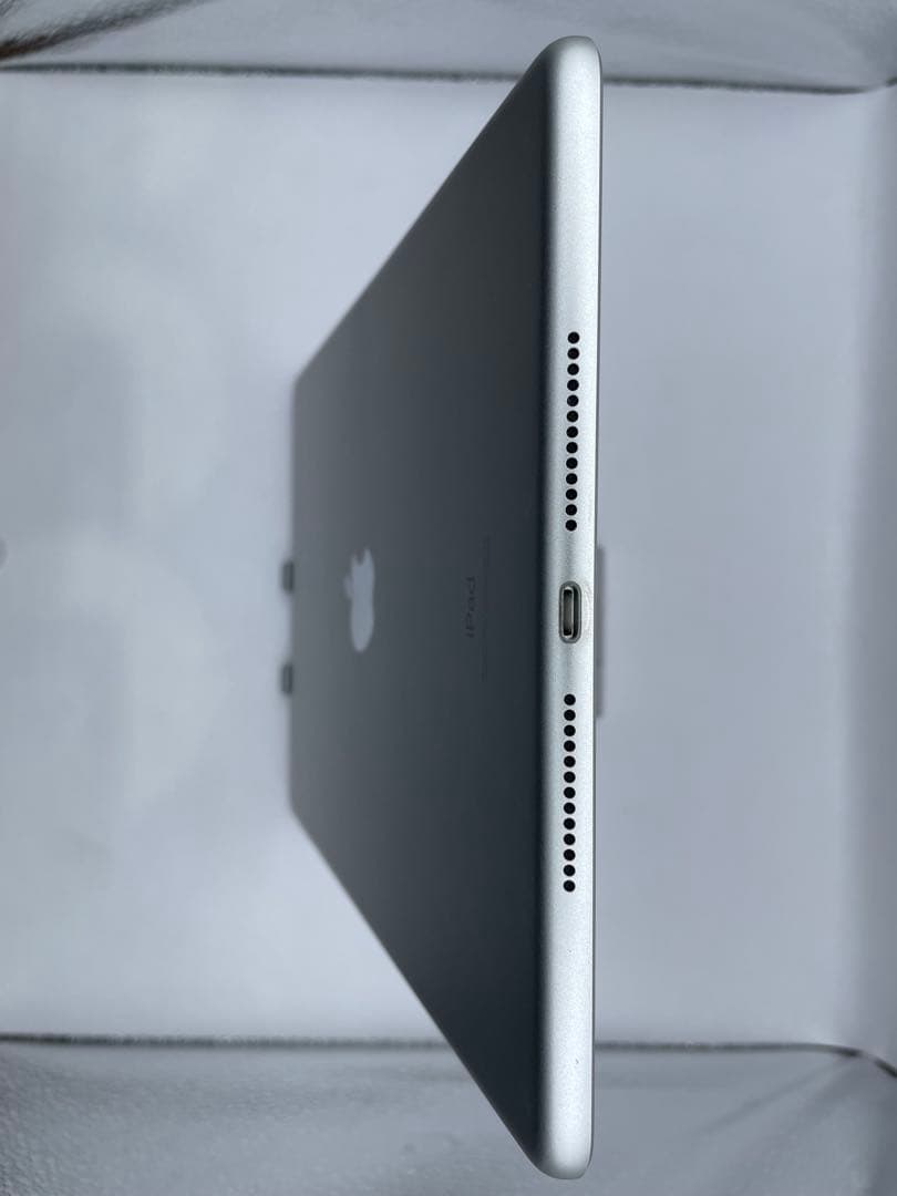 iPad 7世代 32GB 本体 バッテリー80%