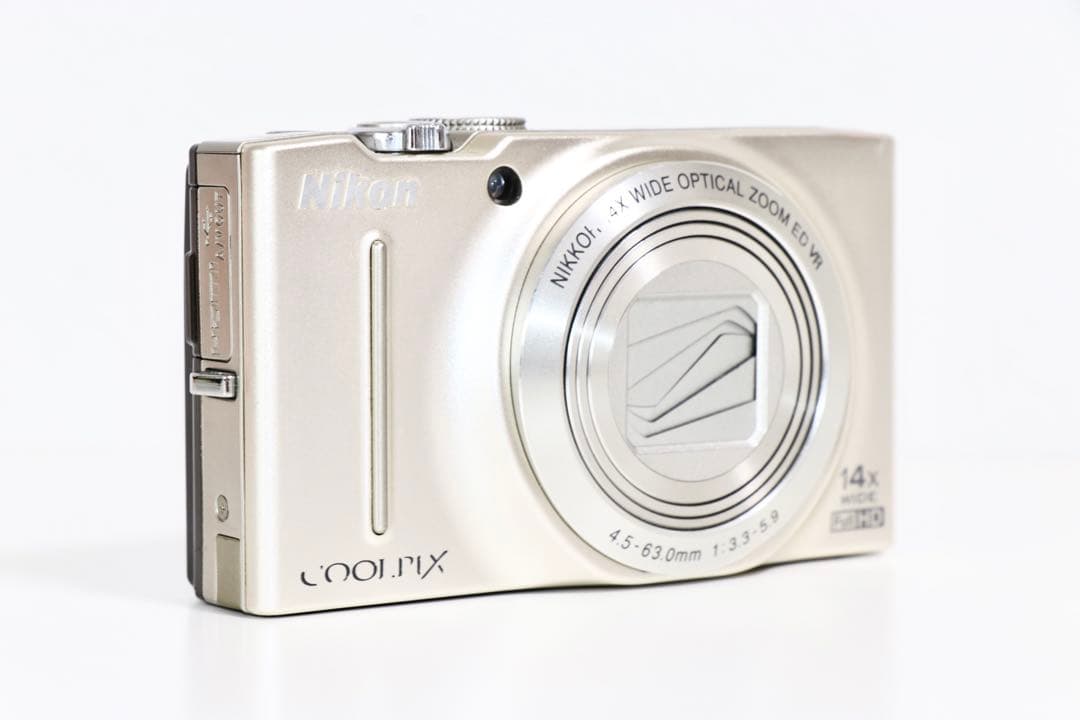 ニコン Nikon COOLPIX S8200 シルバー