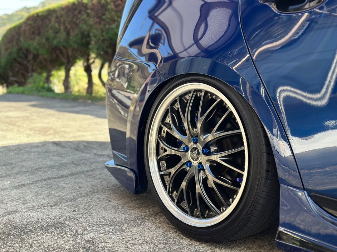 ロクサーニ マルチフォルケッタ SBCリムポリッシュ 18インチ