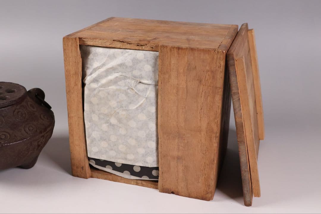 大國造 丸形香炉 三足 耳付 鉄製 共箱 香爐 時代【MB25】