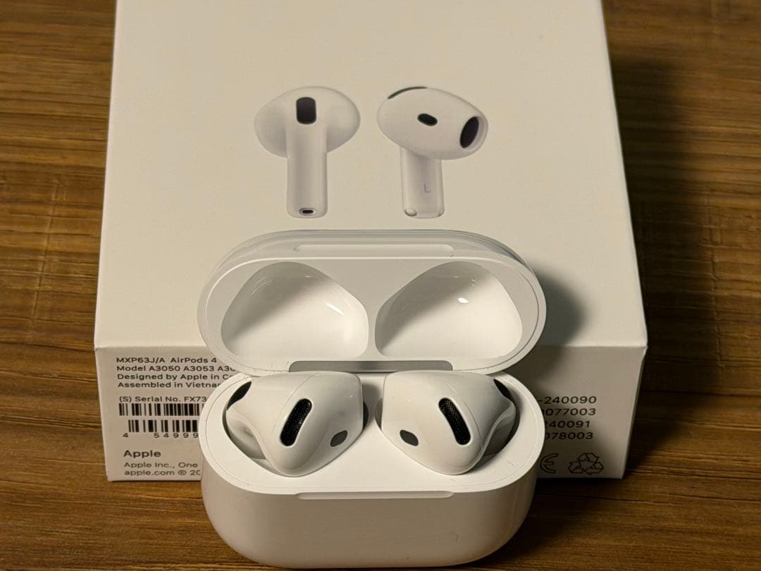 Apple AirPods 4 充電ケース付き（ANC非搭載）