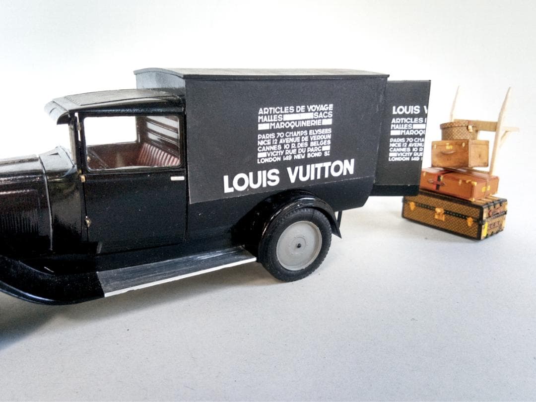 ガレット製作　アンティーク　 L.Vuitton ミニチュアトラックセット