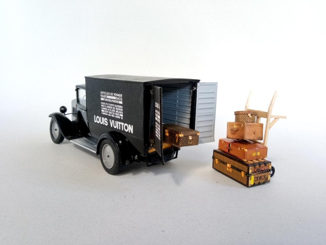 ガレット製作　アンティーク　 L.Vuitton ミニチュアトラックセット