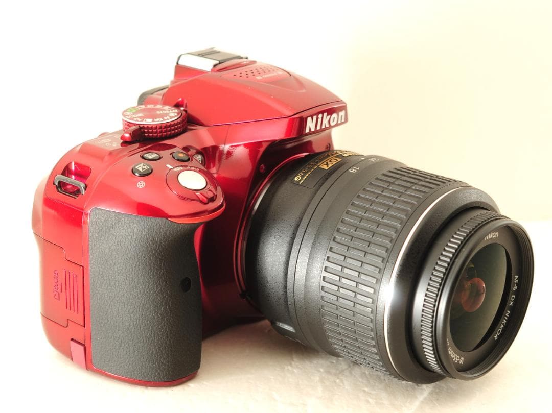 Nikon D5300 レッド デジタルカメラ＆18-55レンズ付き