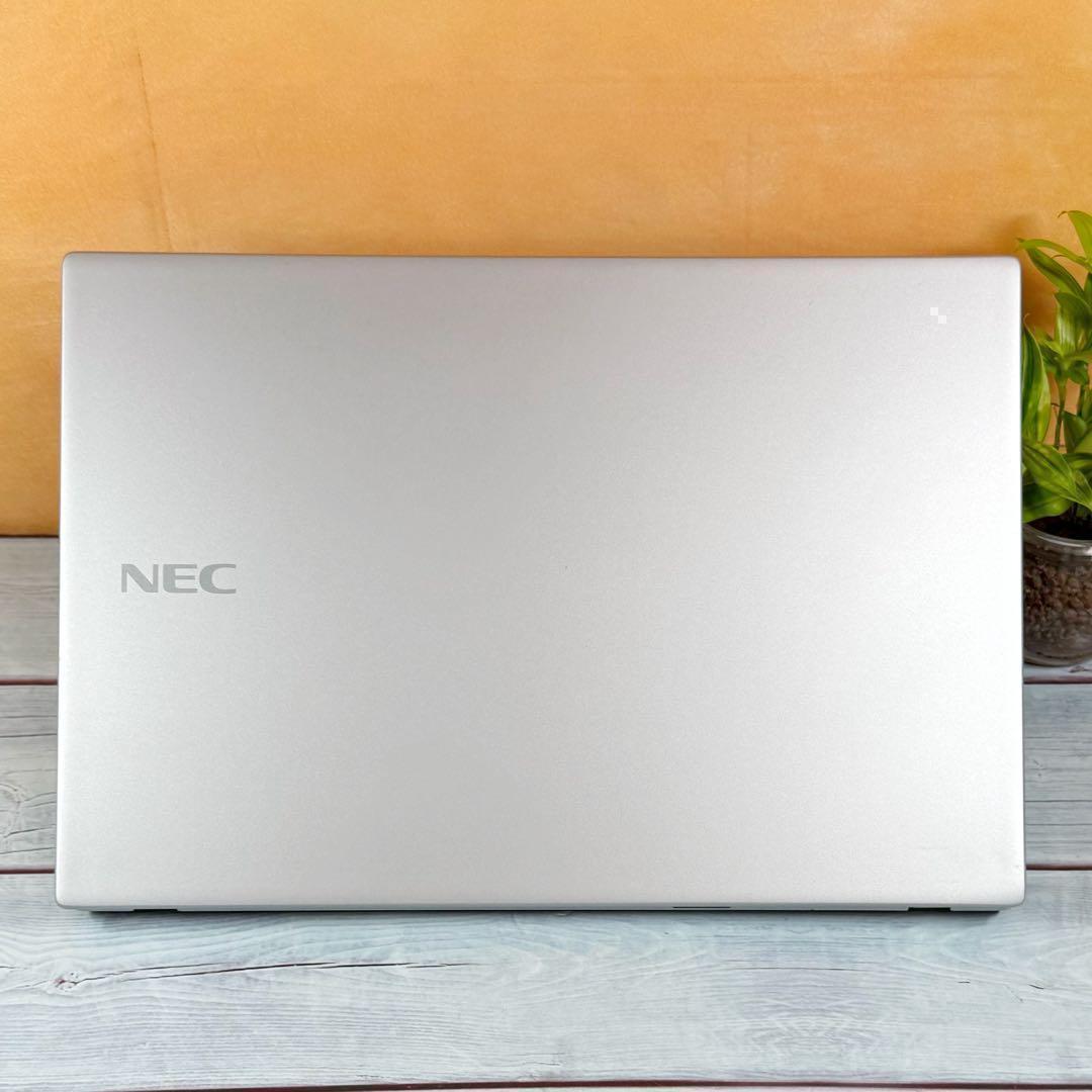 大特価❣️コンパクトノートPC☘️第7世代Core i3☘️爆速SSD✨TYPE-C